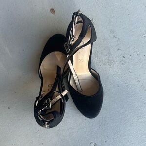 Unisa black heels